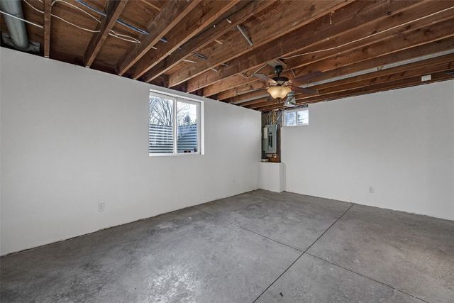 809 Iowa Street, Center Point, IA 52213