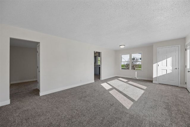 809 Iowa Street, Center Point, IA 52213