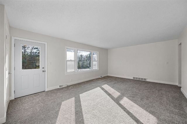 809 Iowa Street, Center Point, IA 52213