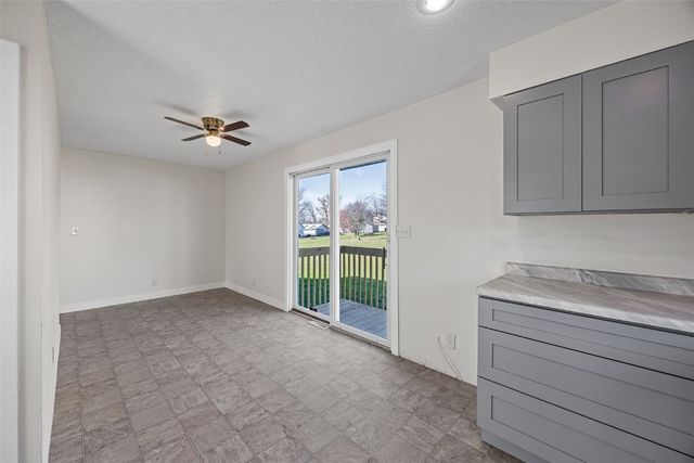 809 Iowa Street, Center Point, IA 52213