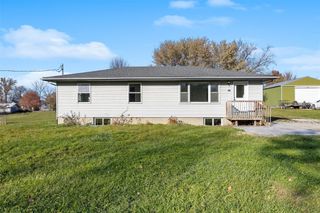 809 Iowa Street, Center Point, IA 52213