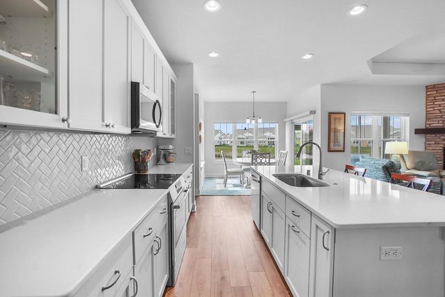 W253N6621 Aspen LANE, Sussex, WI 53089