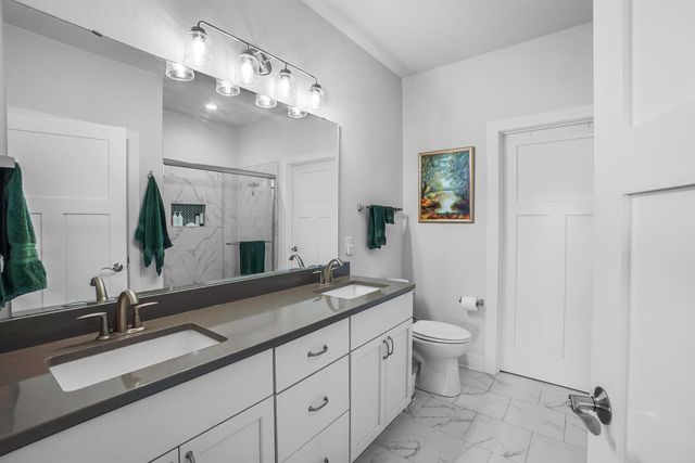 W253N6621 Aspen LANE, Sussex, WI 53089