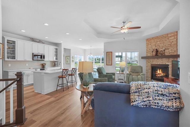 W253N6621 Aspen LANE, Sussex, WI 53089