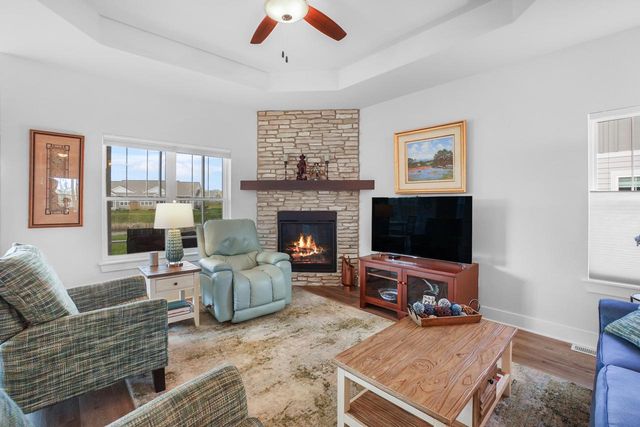 W253N6621 Aspen LANE, Sussex, WI 53089