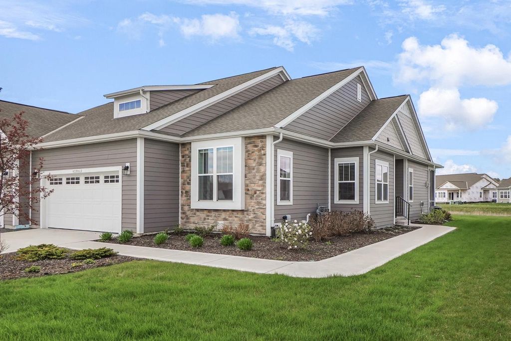 W253N6621 Aspen LANE, Sussex, WI 53089