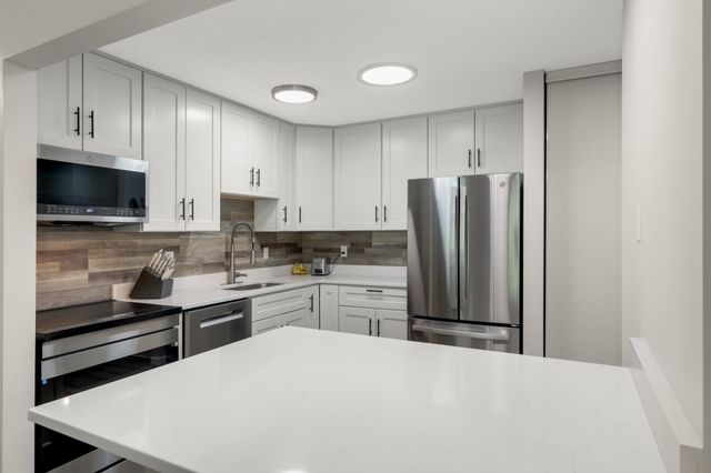 4509 Redwood Circle, Minnetonka, MN 55345
