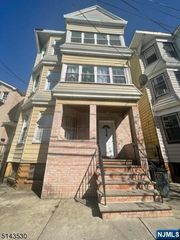 776 S 18th Street, Newark, NJ 07103