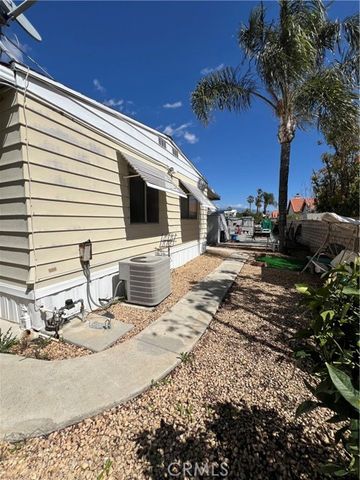 725 W Thornton Ave 161, Hemet, CA 92543