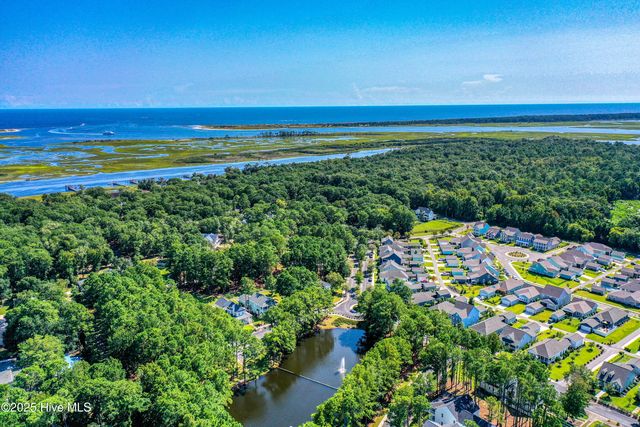 9152 E Lake Road, Calabash, NC 28467
