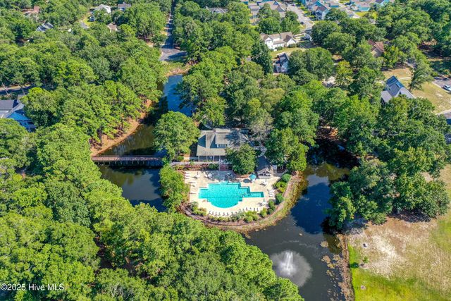 9152 E Lake Road, Calabash, NC 28467