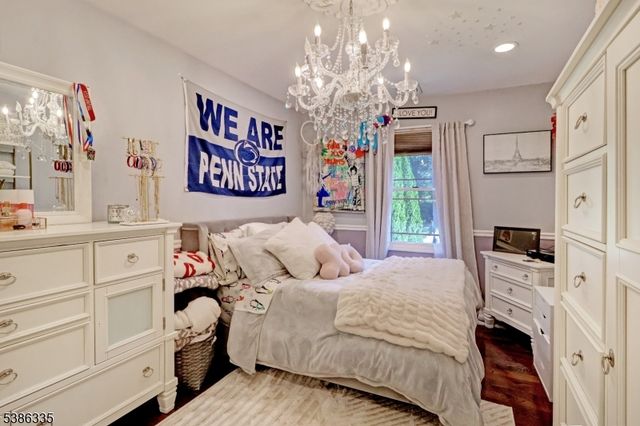 33 Riverside Dr, Florham Park Boro, NJ 07932