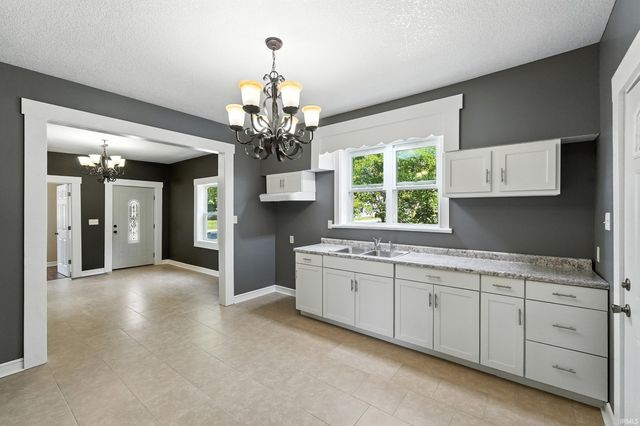 2611 S Anthony Boulevard, Fort Wayne, IN 46803