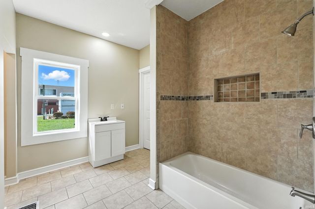 2611 S Anthony Boulevard, Fort Wayne, IN 46803