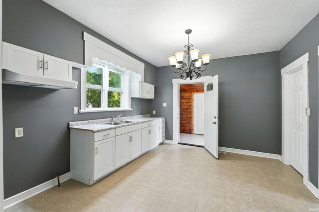 2611 S Anthony Boulevard, Fort Wayne, IN 46803