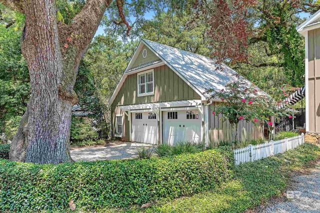 113 Atkinson Lane, Fairhope, AL 36532