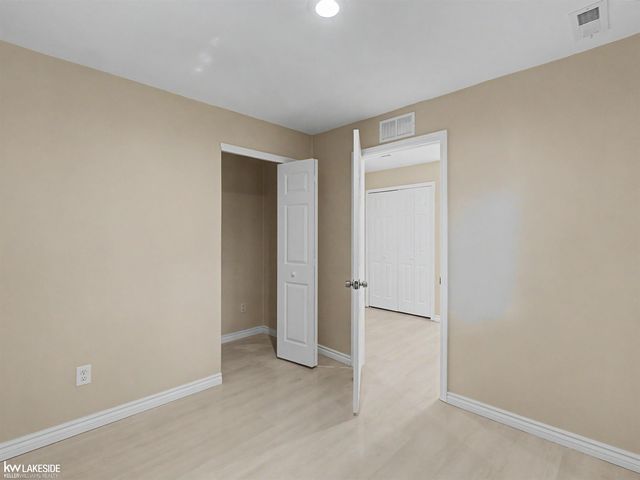 21106 Atlantic Avenue, Warren, MI 48091