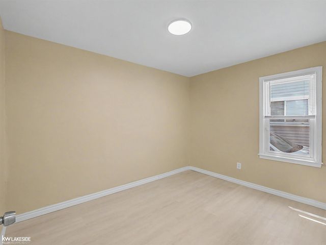 21106 Atlantic Avenue, Warren, MI 48091