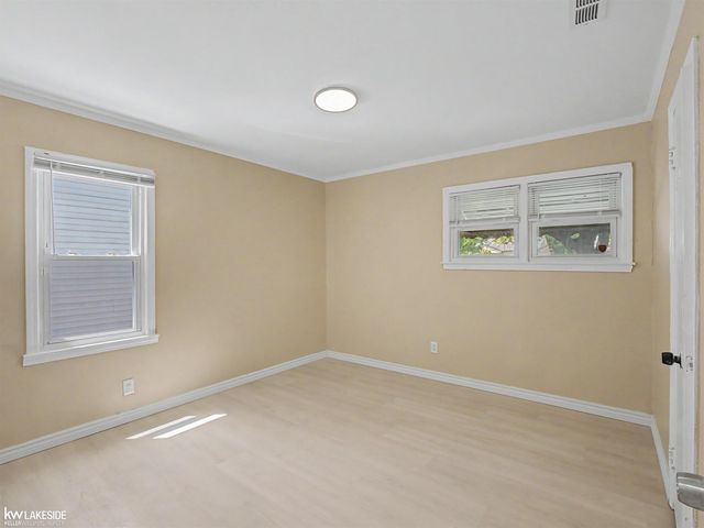 21106 Atlantic Avenue, Warren, MI 48091