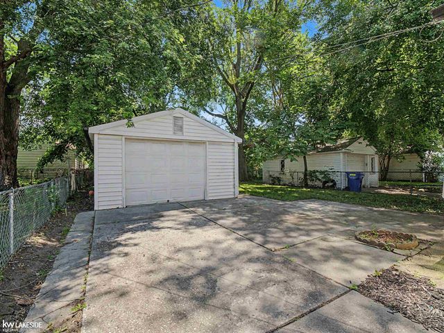 21106 Atlantic Avenue, Warren, MI 48091