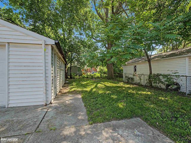 21106 Atlantic Avenue, Warren, MI 48091