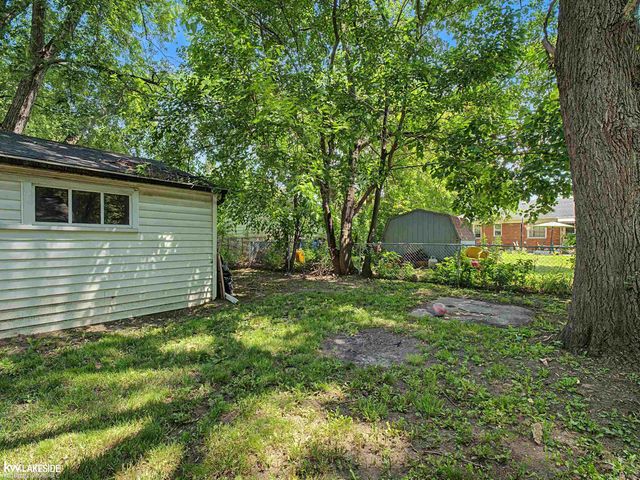 21106 Atlantic Avenue, Warren, MI 48091