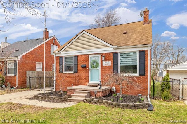 27721 Grant Street, Saint Clair Shores, MI 48081