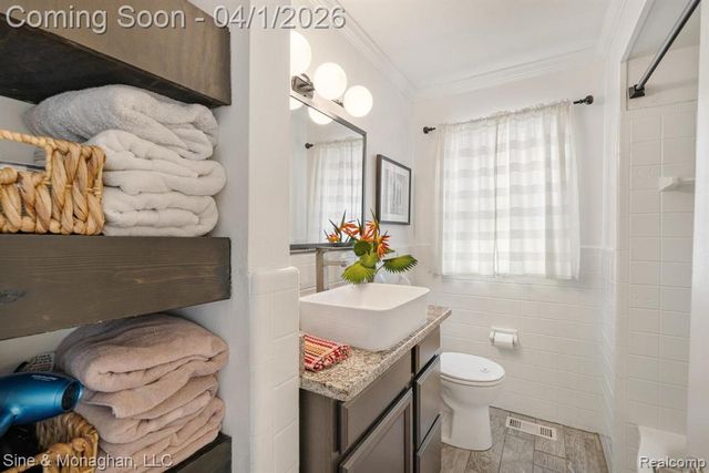 27721 Grant Street, Saint Clair Shores, MI 48081