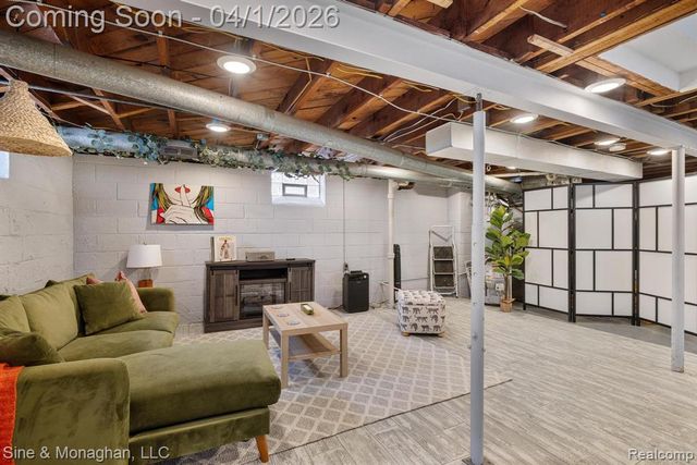 27721 Grant Street, Saint Clair Shores, MI 48081