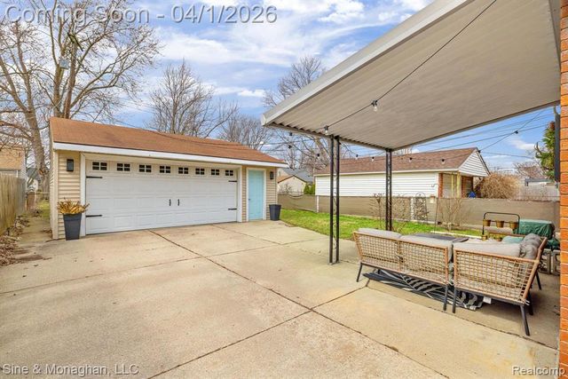 27721 Grant Street, Saint Clair Shores, MI 48081