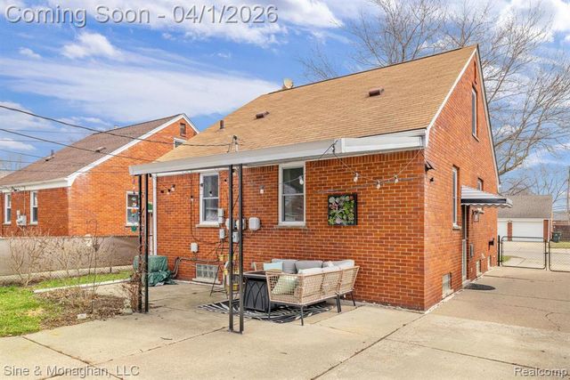 27721 Grant Street, Saint Clair Shores, MI 48081