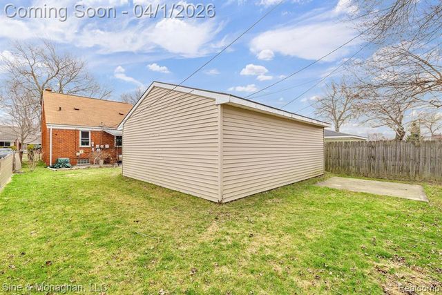 27721 Grant Street, Saint Clair Shores, MI 48081