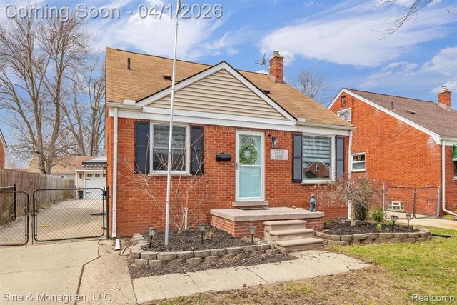 27721 Grant Street, Saint Clair Shores, MI 48081