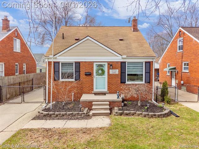 27721 Grant Street, Saint Clair Shores, MI 48081