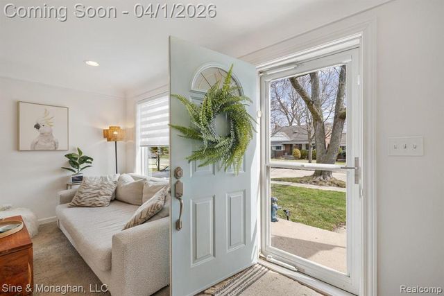 27721 Grant Street, Saint Clair Shores, MI 48081