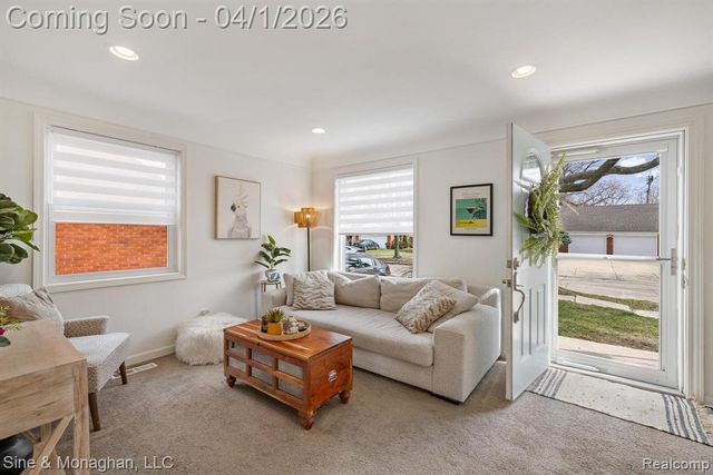 27721 Grant Street, Saint Clair Shores, MI 48081