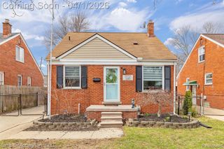 27721 Grant Street, Saint Clair Shores, MI 48081