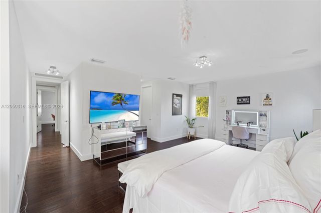 7515 NW 99th Ave, Doral, FL 33178