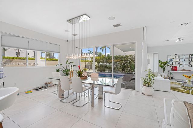 7515 NW 99th Ave, Doral, FL 33178