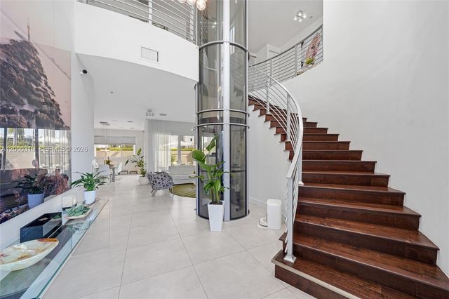 7515 NW 99th Ave, Doral, FL 33178
