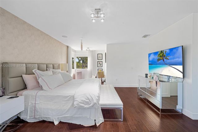 7515 NW 99th Ave, Doral, FL 33178
