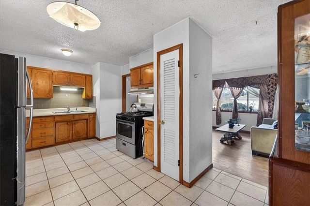 1322 N 62nd Place, Kansas City, KS 66102