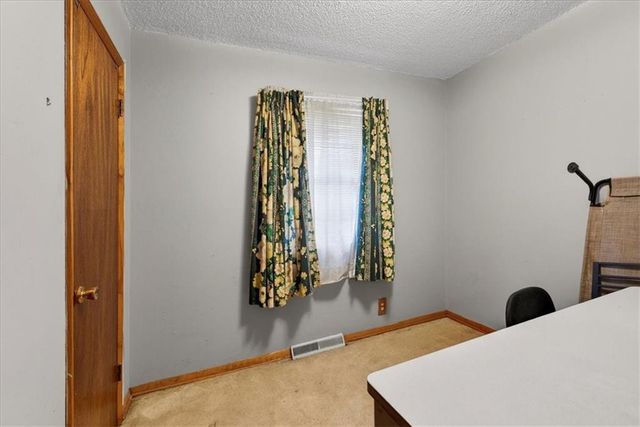 1322 N 62nd Place, Kansas City, KS 66102