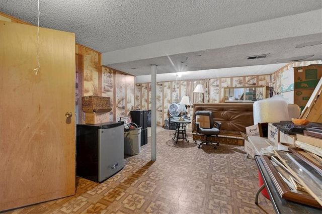 1322 N 62nd Place, Kansas City, KS 66102