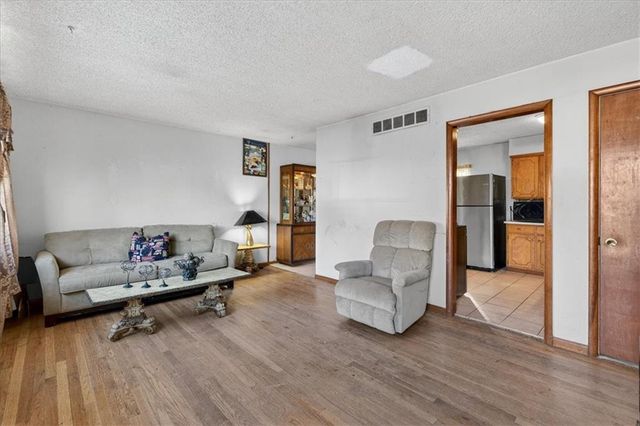 1322 N 62nd Place, Kansas City, KS 66102