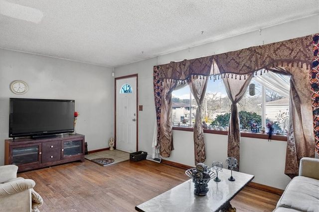 1322 N 62nd Place, Kansas City, KS 66102