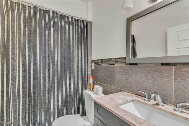 3566 W 123rd Street, Cleveland, OH 44111