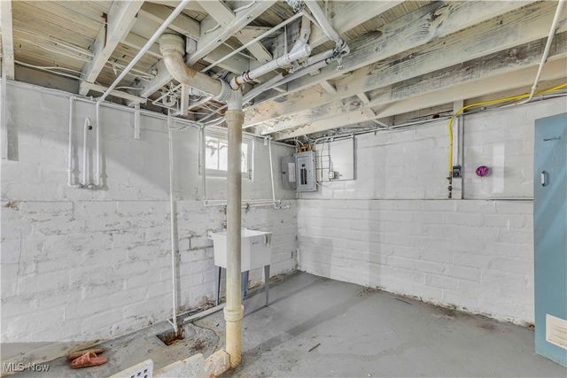 3566 W 123rd Street, Cleveland, OH 44111