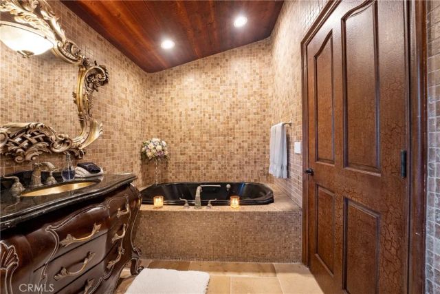 1144 Hermes, Encinitas, CA 92024