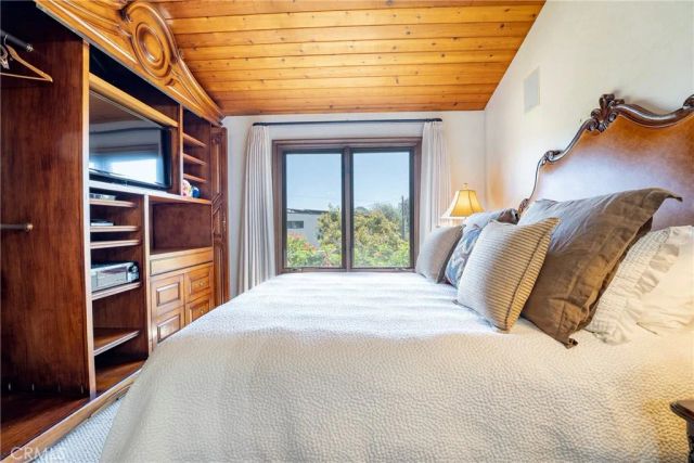 1144 Hermes, Encinitas, CA 92024